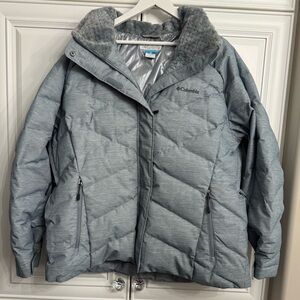 EUC Columbia Women's Size 2XL Light Blue Lay D Down II Jacket Winter Down Filled